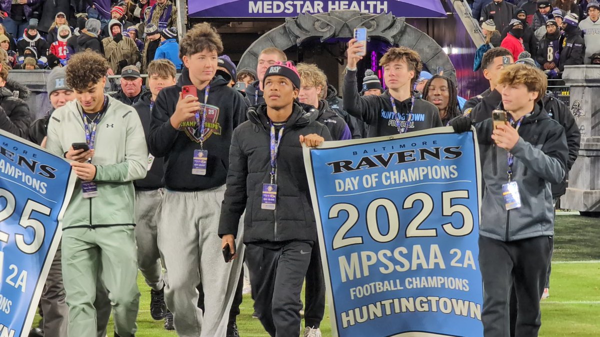 mdHSscores's tweet photo. Our MPSSAA Champions! 🏆

@paxathletics @ppo3fb @CanesHtown @linganorefb https://t.co/YZrQIN3KO4