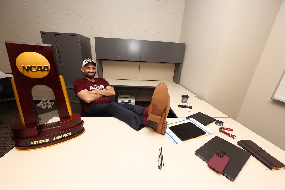 AggieVolleyball's tweet photo. Just another day at the office 🤷🏆

#GigEm // #AggieVB https://t.co/sqnFFq3Nzx