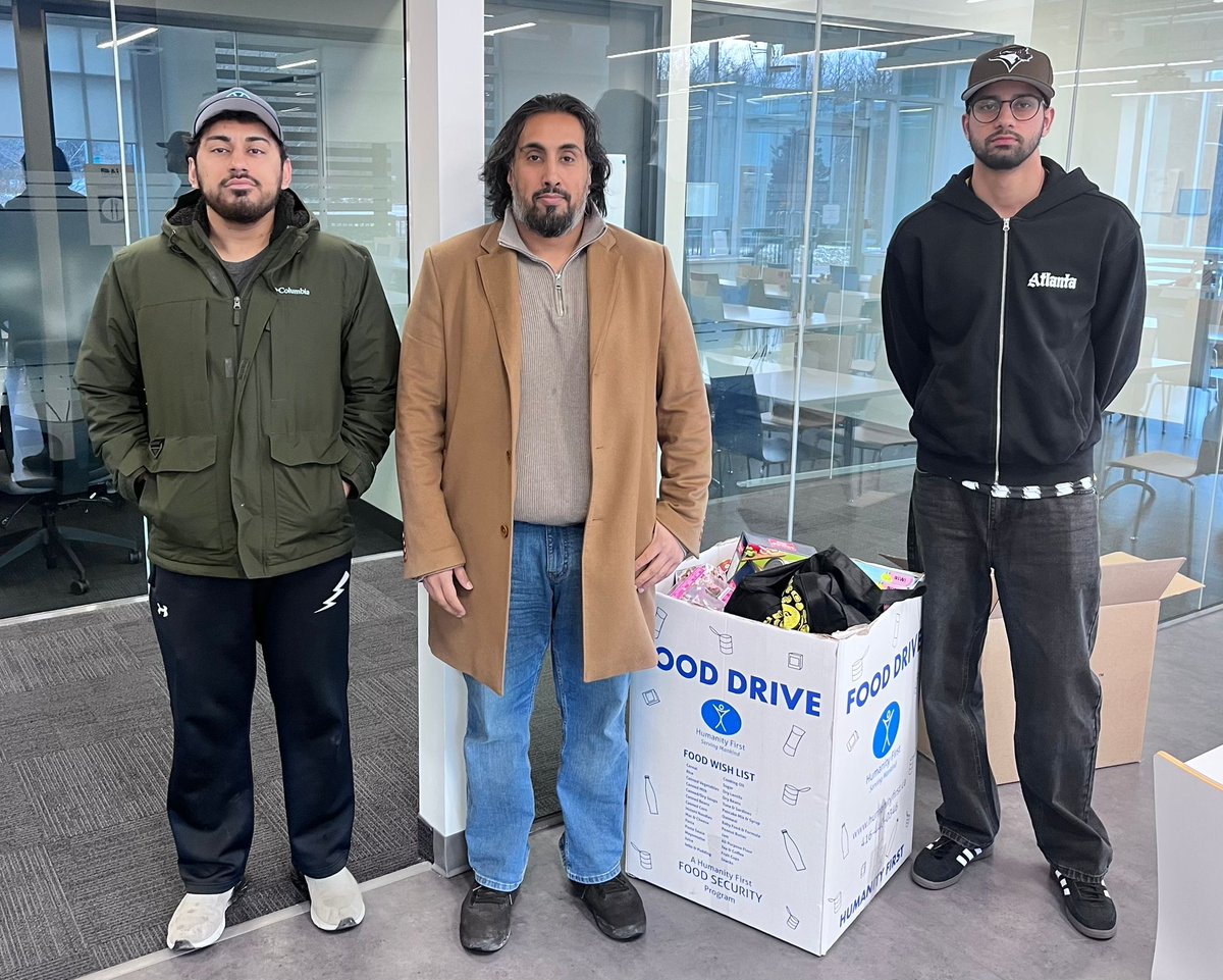 Our Muslim Youth from <a href="/AMYAMiltonWest/">Muslim Youth Milton West</a> collected more than 500 lbs of food as part of nationwide campaign under the banner of #Mercy4Mankind 

#IslamAhmadiyya #Milton
