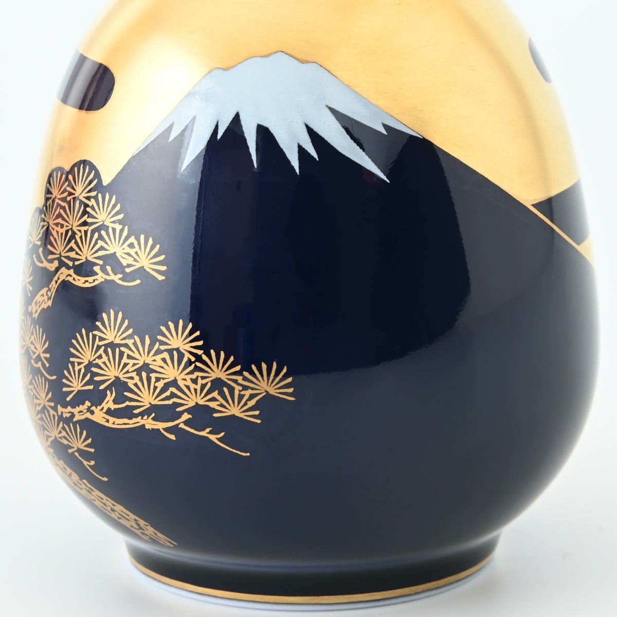 富士絵】半酒器 富士山の絵柄が施された徳利と盃は、季節を問わず