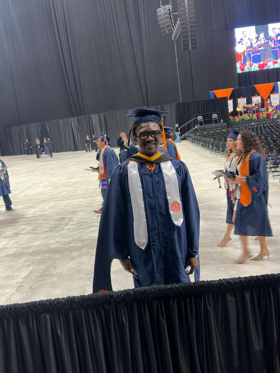 oa_mba's tweet photo. They said the bar was high. I just used it as a launchpad. 🚀 Here’s to the climb—January 2026, we level up again with MBA and Law School. 🎓✨ 
World Class Computer Engineer, Cybersecurity Expert and Data Scientist #ClassOf2025 #UTSA #TheJourneyContinues #Congratulations https://t.co/1viCutdzfU
