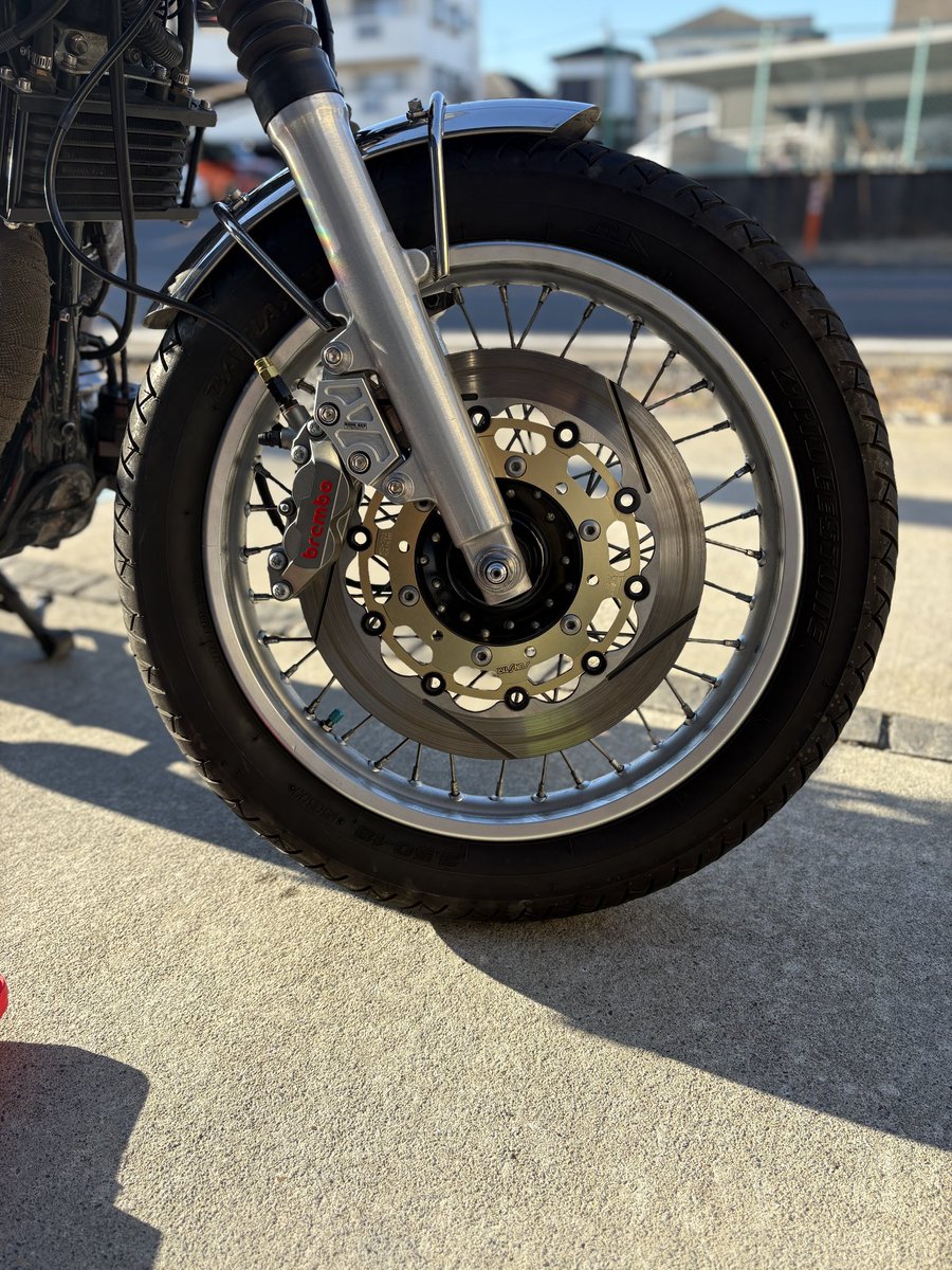 daizu_sr400ver5's tweet photo. とりあえず組めた。
これからエア抜き🥹
#SR400
#brembo
#sunstar
#boreace https://t.co/A5O2Ofss9i