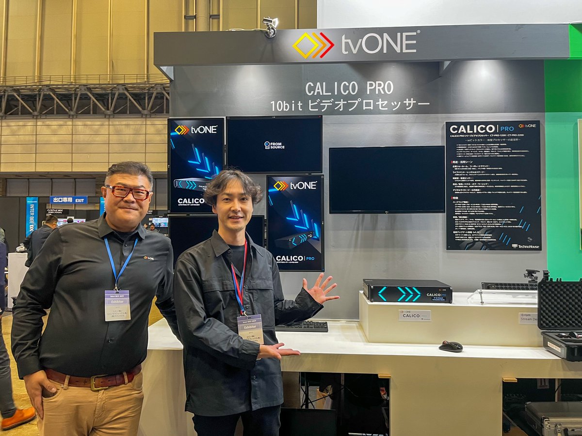 InterBEEも終わって一ヶ月ほど。気づけば年末ですね。営業チームもカレンダーなどを片手に皆様へご挨拶にお伺いしております。ウェブ担当の私も年明けのイベントやデータ整理でバタバタしております。写真はInterBEEでのイギリスのブランドtvONEのケンさんと私です。一ヶ月早いですね。#tvONE