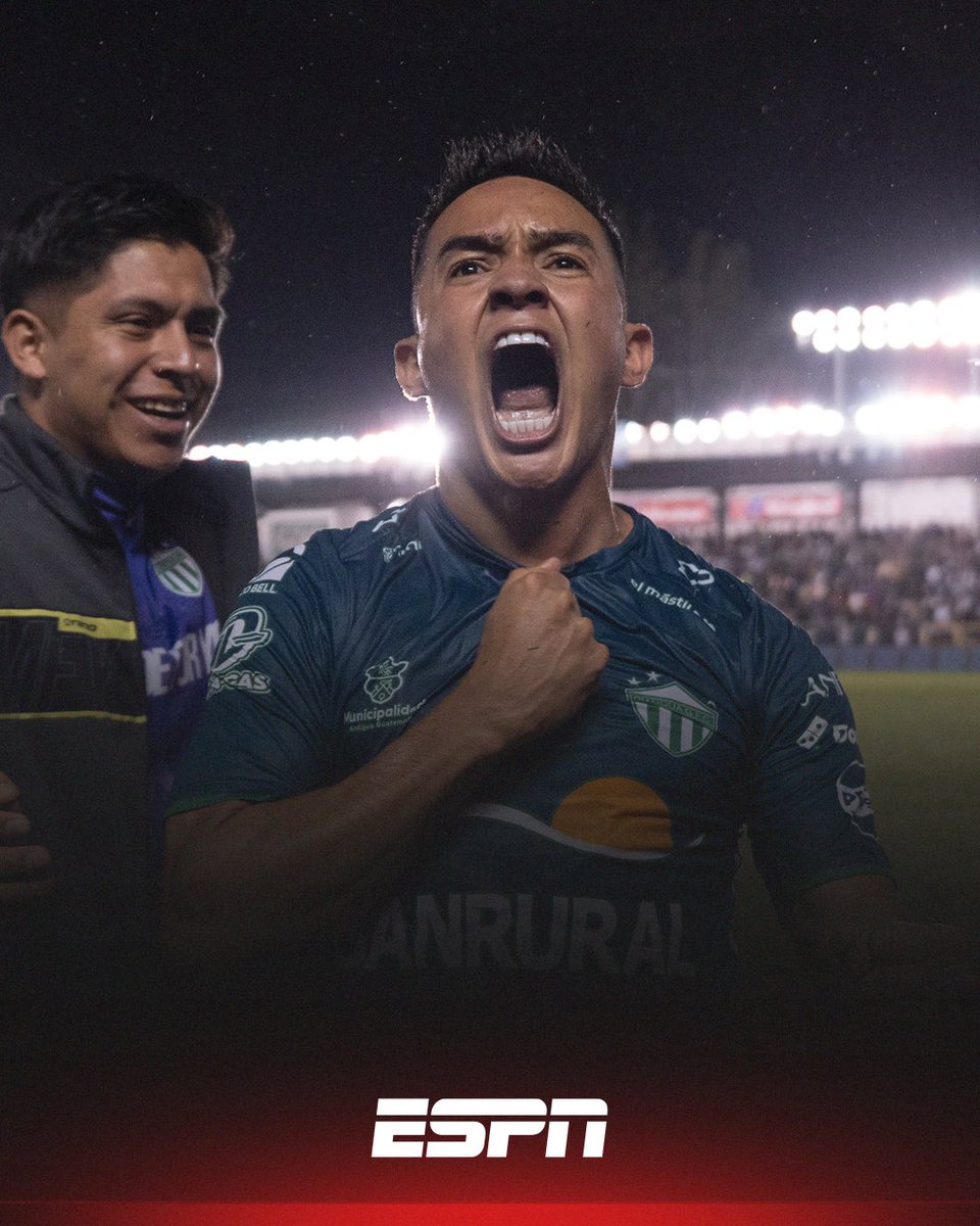 ESPN_CENAM's tweet image. 🥑🏆🇬🇹 ¡EL CAMPEÓN PEGÓ EN EL PENSATIVO! Antigua GFC derrotó 2-0 a Municipal 👹 en la Final de ida del #Apertura2025 con goles de Juan Apaolaza y Oscar Santis 🔥⚽️⚽️