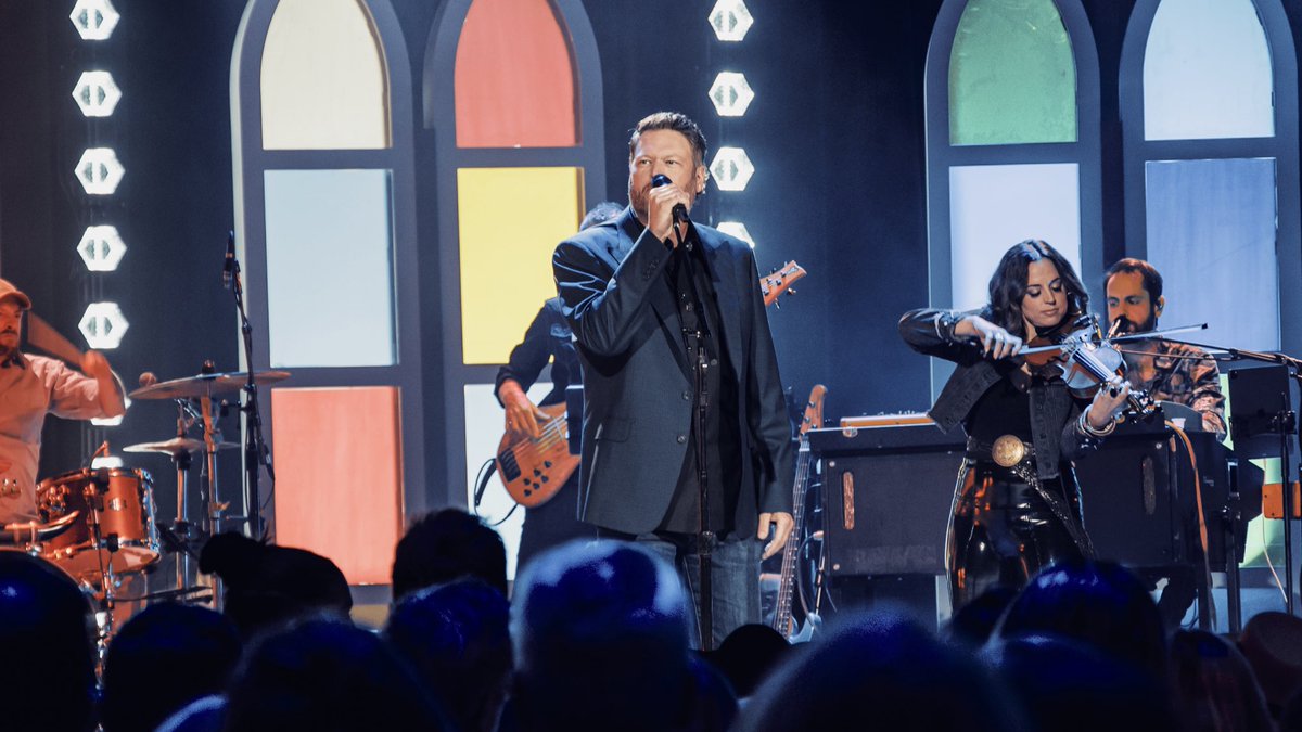 blakeshelton's tweet image. It's time!!!!! The season finale of #TheRoad is happening NOW from the legendary @theryman!!! Tune-in on @CBS!!!!