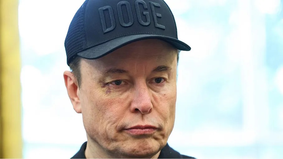 ارتفاع ثروة ماسك إلى 749 مليار دولار بعد حكم قضائي لصالحه 