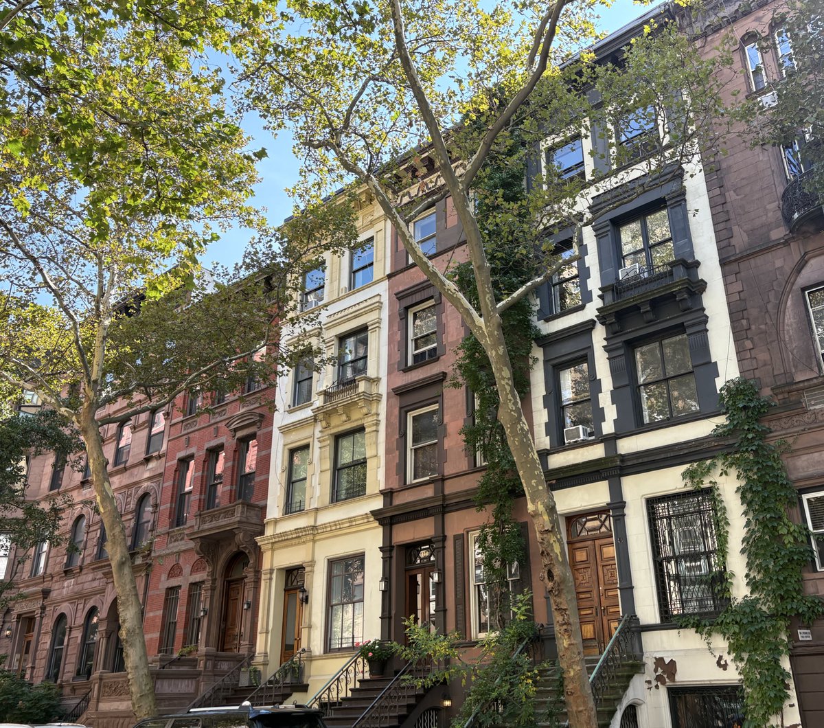 VicctorianChad's tweet image. Instead of digging-in every time a European looks down on America, Take a good look in the mirror and ask yourself:

“What kind of a country squanders its entire golden age building sterile lonely environmentally destructive places instead of beauty?”