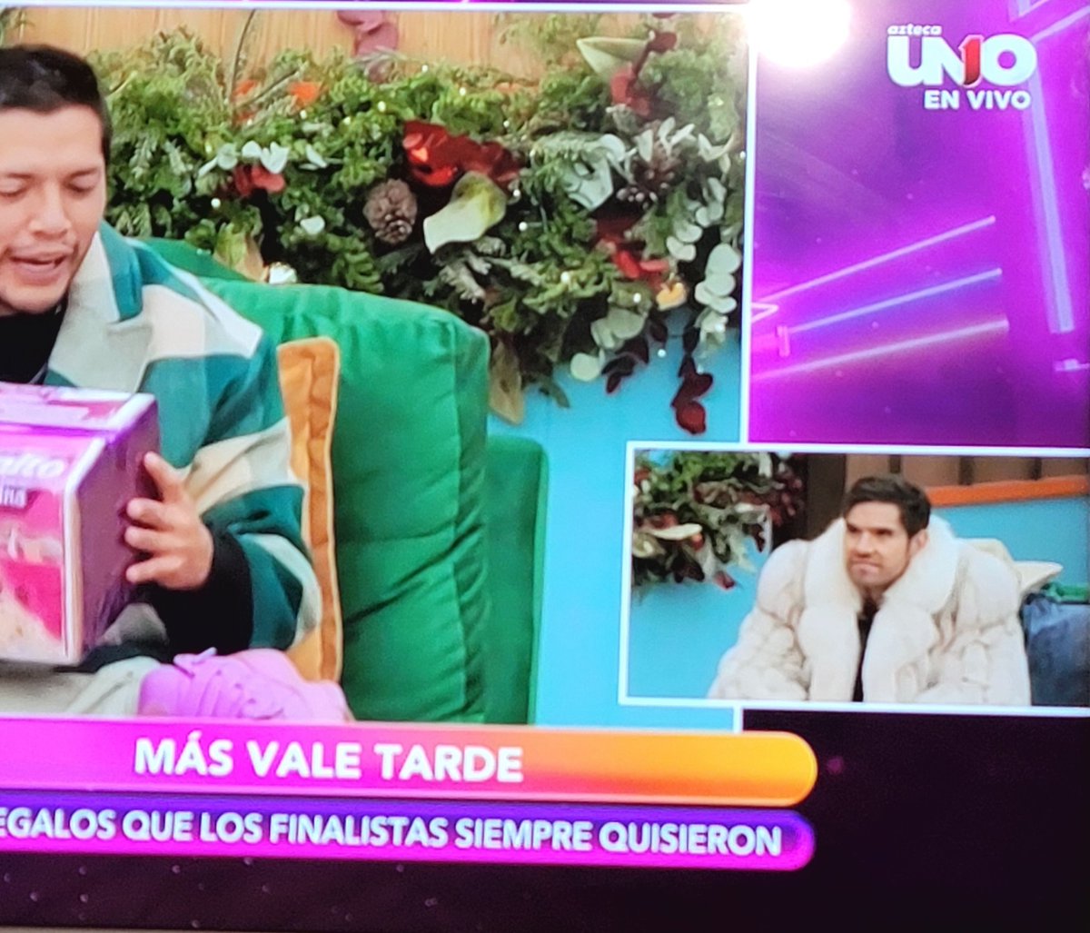 hillocks's tweet image. La cara de Eleazar cuando habla Teobot es la de todo México #LaGranjaVIP
