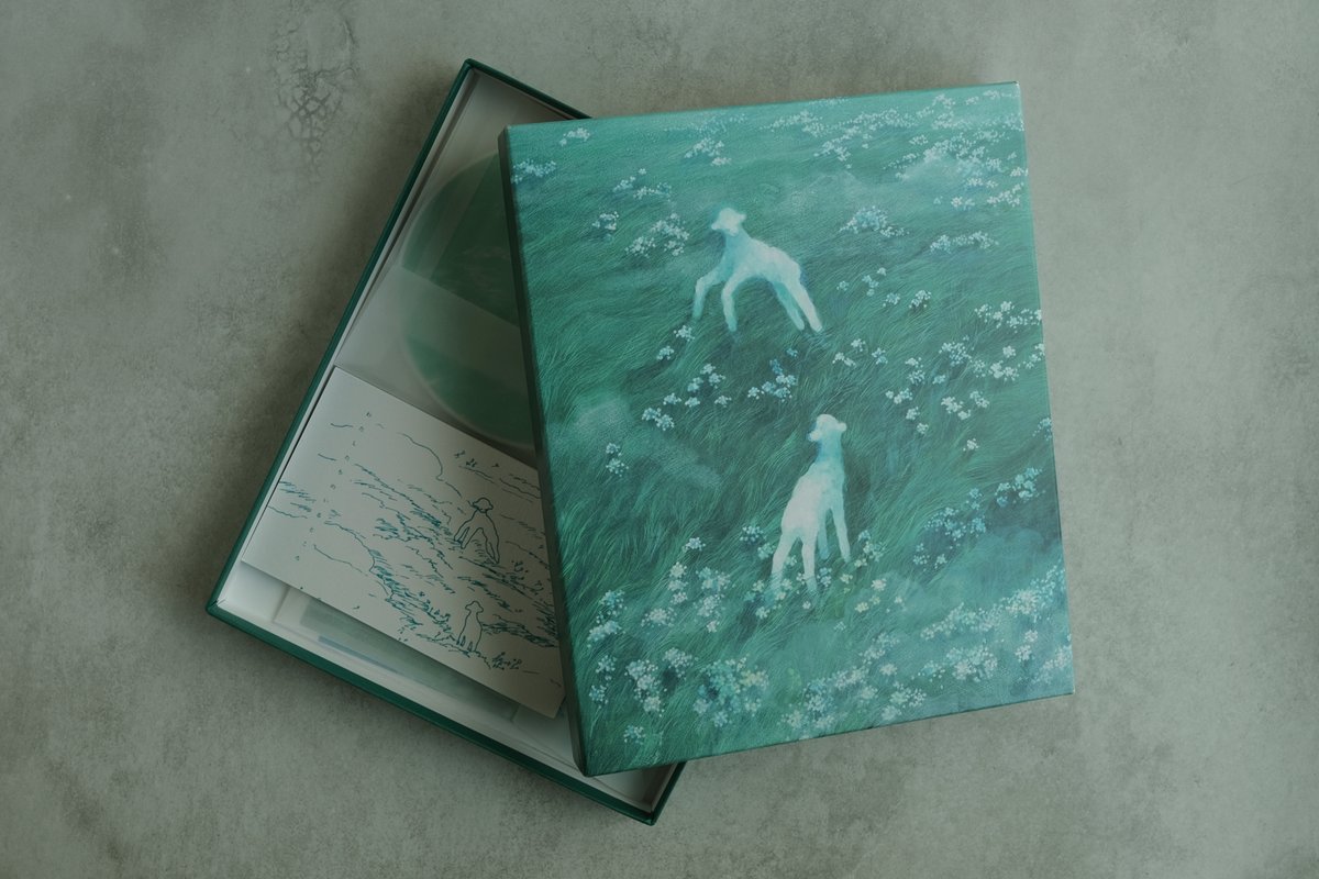 keibunshabooks's tweet photo. ■新入荷　Kuu 1st album『わたしたちのいるところ』

何かあたたかいものが流れ込んでくる。
音に乗って、言葉の内側から、色彩の向こうから。

美術作家・中村菜月、音楽家・髙橋涼馬による制作ユニット Kuu の珠玉の1stアルバム。

https://t.co/rnWxOlnwmk https://t.co/EfRuyka0Fx