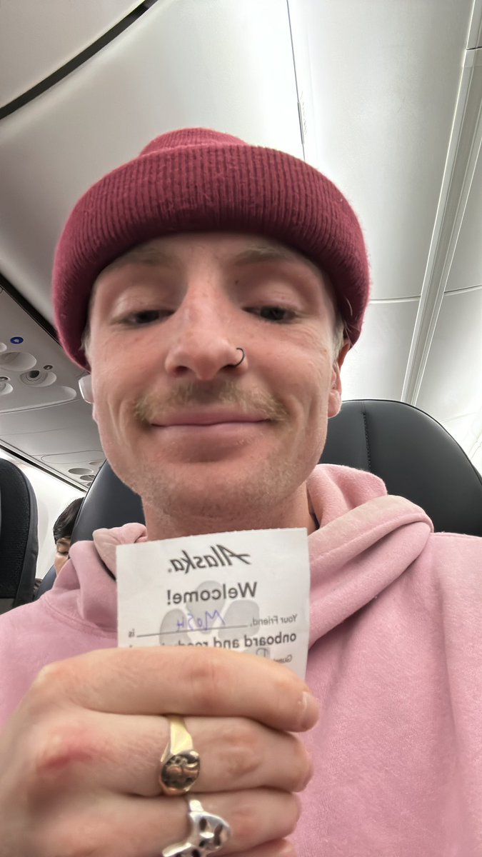 ryanobennett's tweet image. Dog on the plane