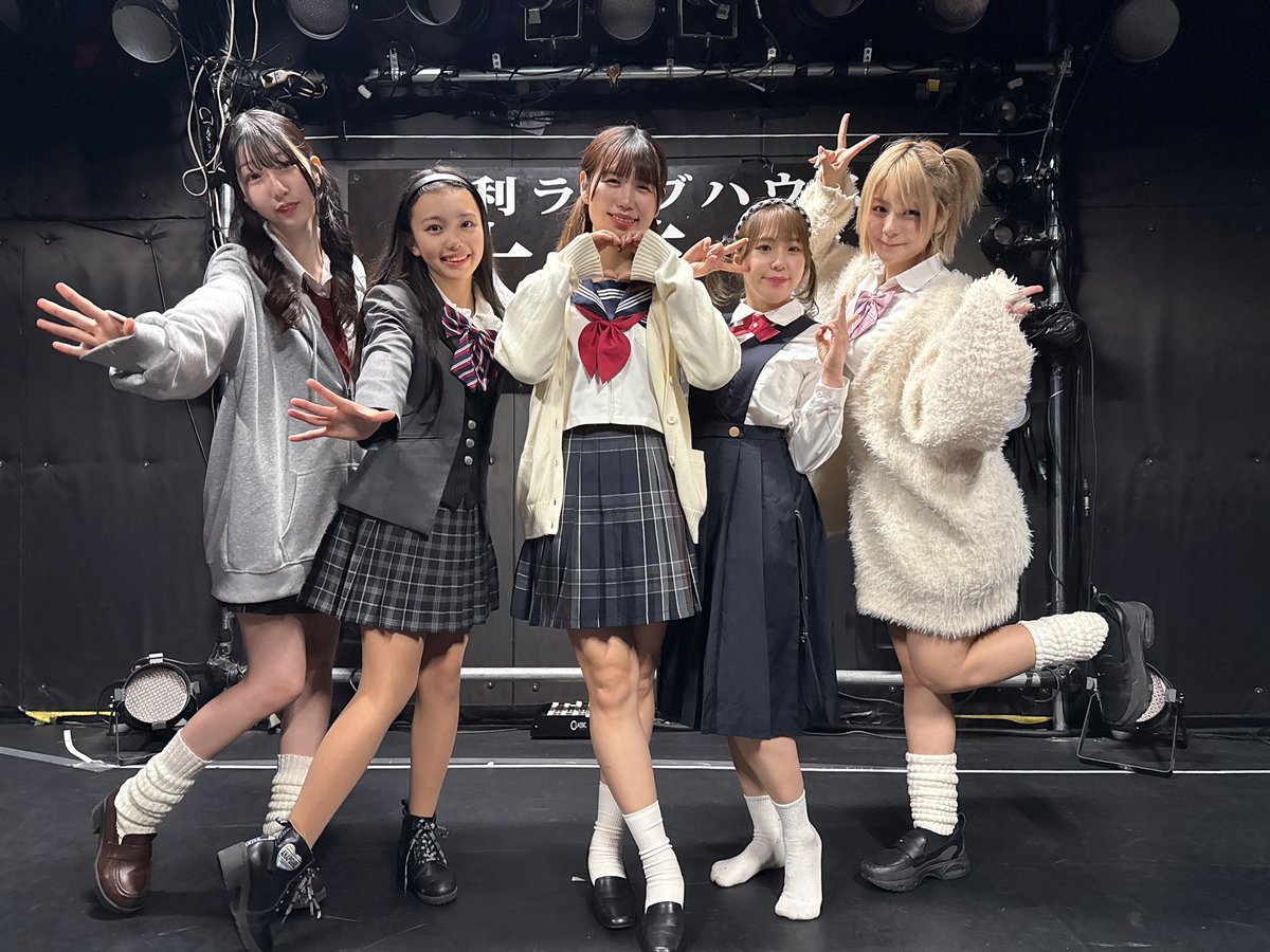 とても良い写真！（靴を忘れた人がいますが…）