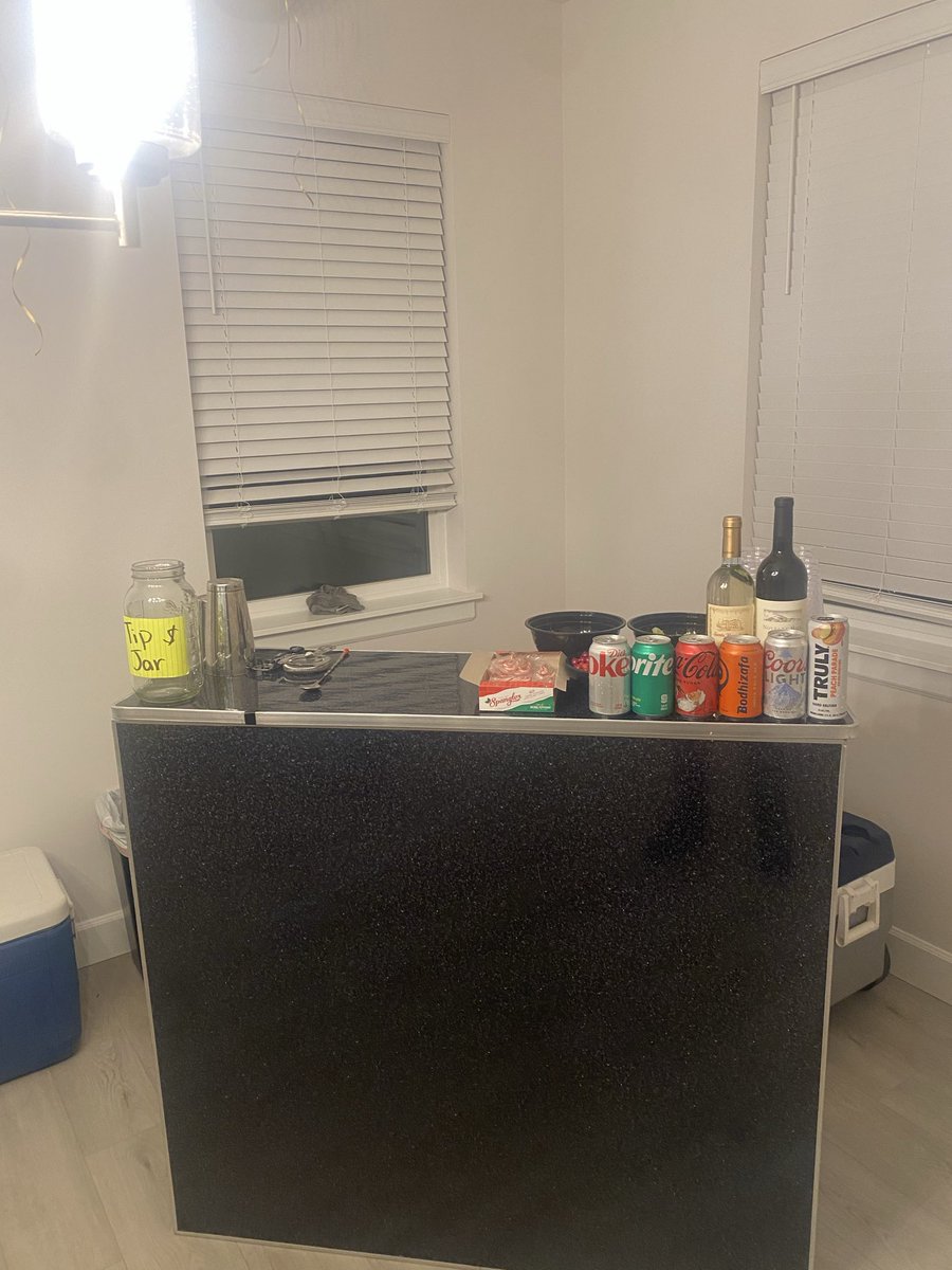 DaneDrebin's tweet photo. BartenderForHire makes events easy: fully trained bartenders + mobile bars across the Pacific Northwest.
Weddings, corporate parties, backyard celebrations-we show up ready, professional, and flexible.
Need a bartender (or a full bar setup) for your next event? https://t.co/4Kv6s9rhpw