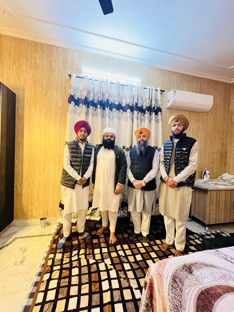 Gian_Namdhari's tweet photo. Today, our beloved and respected Bhai Onkar Singh Dayalpur from Tarn Taran city came to our academy with his family. His son Sehajpreet Singh is learning Tabla and Jodi from us. We are sharing pictures of the beautiful moments with them.
#music
#sikh
#gian #student #family https://t.co/7pZ4cwSZqd
