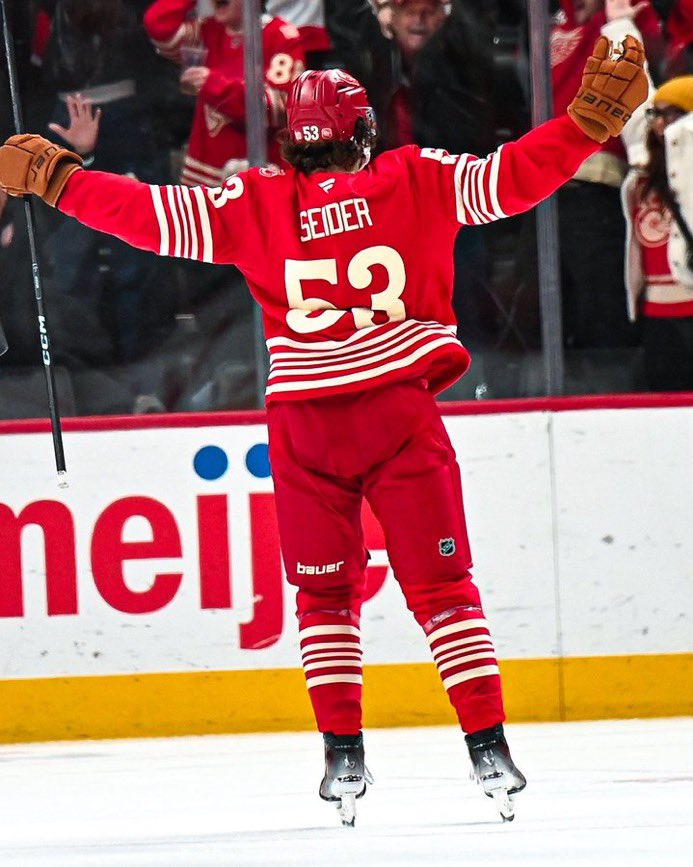blashdril's tweet photo. This gives me goosebumps. Red Wing for life https://t.co/IvqwMcc6ps
