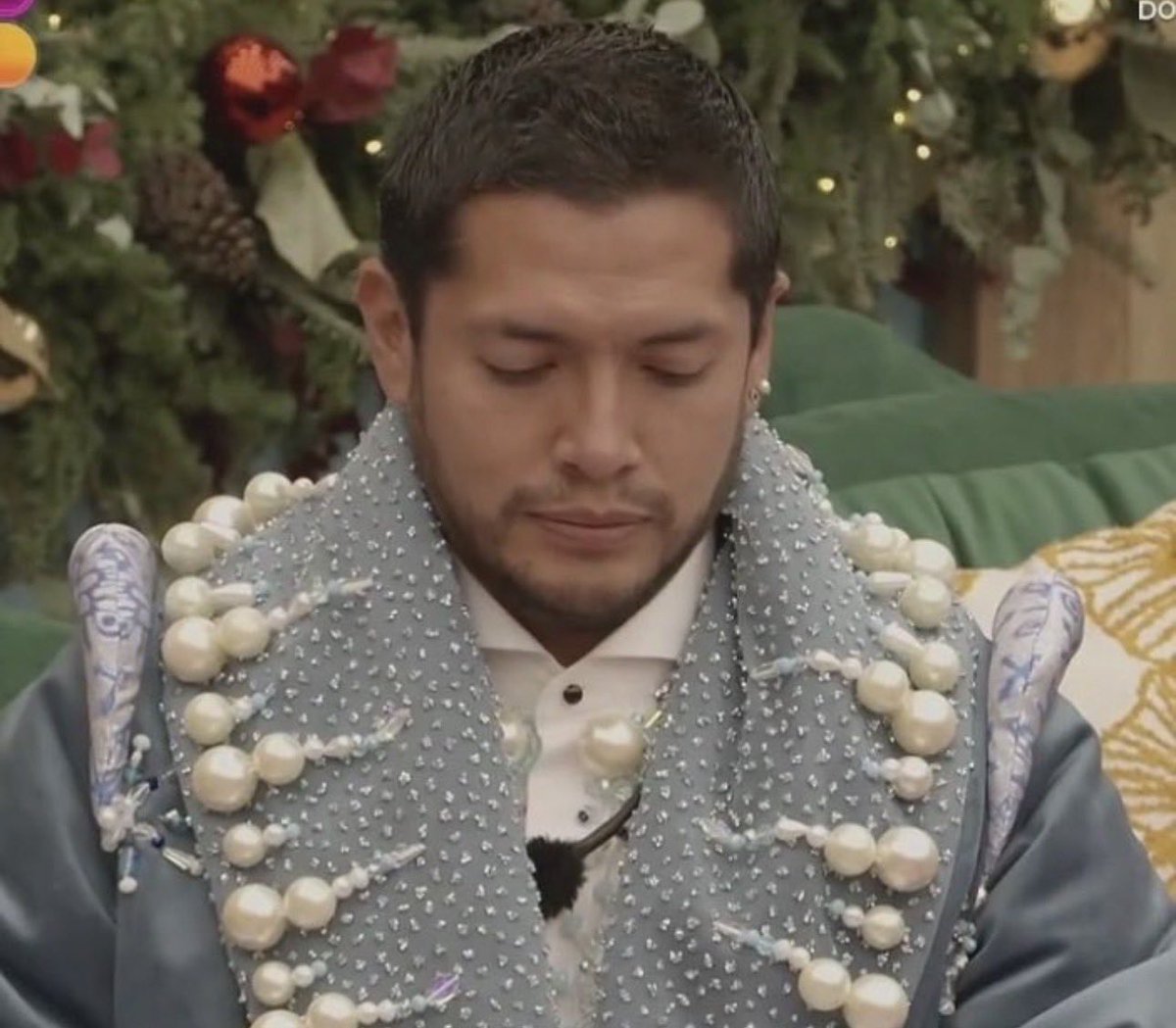 Q U E E N tweet media