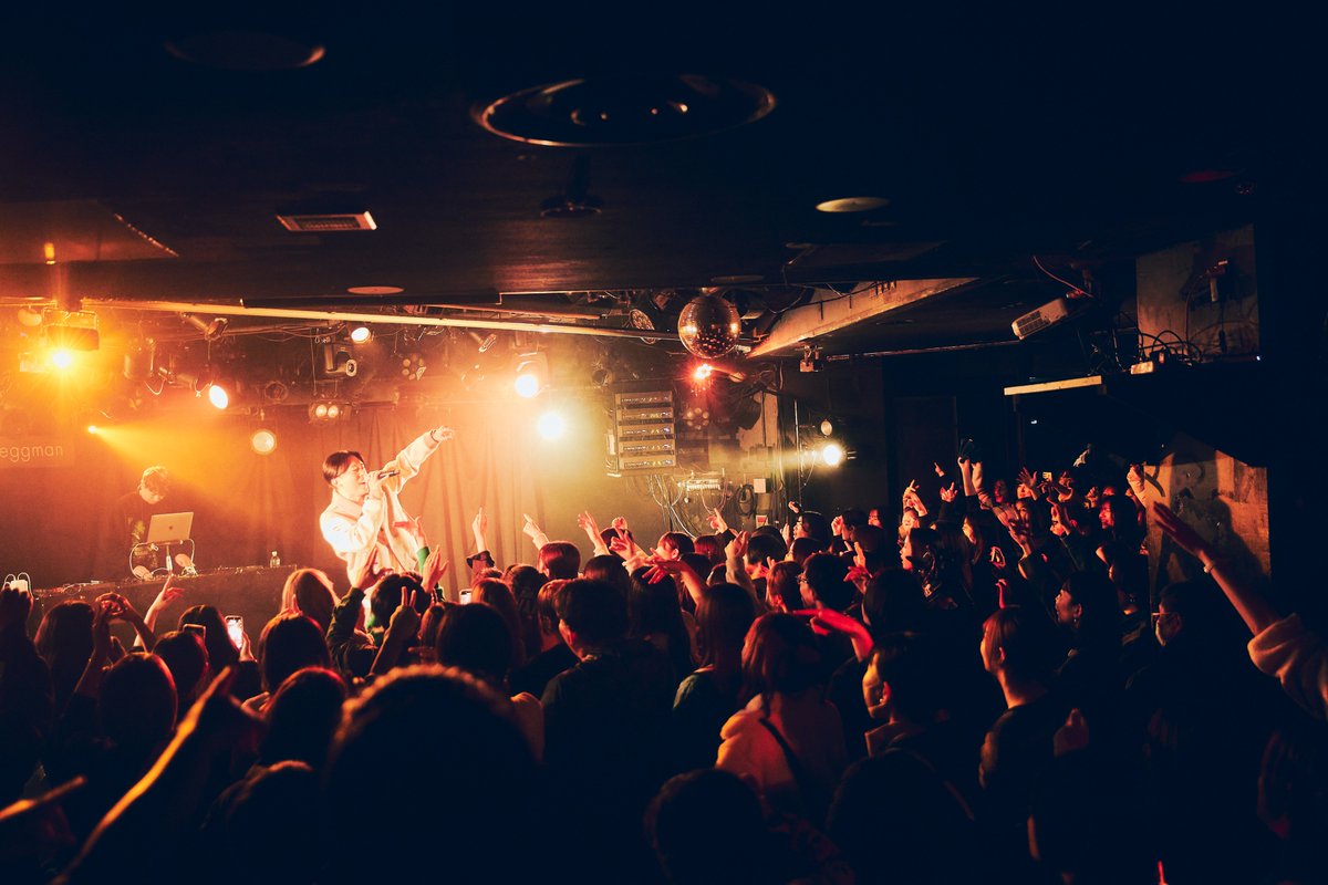 KENTHE390's tweet photo. 『LYRICIST GARDEN』
KEN THE 390 set list 
with DJ HIRORON

Nobody Else
Break All
Overall
真っ向勝負
Dreams
Turn Up feat. KAIHO（from OCTPATH）
インファイト feat. roomR, KAIHO（from OCTPATH）
Anything Goes feat. roomR
What’s Generation feat. SHUN
Pop!! feat. SHUN
乾杯
Lego!!

Photographer : Tetsuya Yamakawa