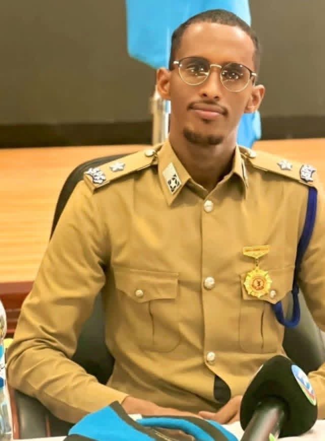 Police say a 33-year-old father, Deeq Yusuf Ali, allegedly killed his 14-year-old daughter Aasha Deeq about 6km from the town. The suspect is on the run. The case reportedly followed a family dispute after he discovered she was pregnant. 

#Somalia