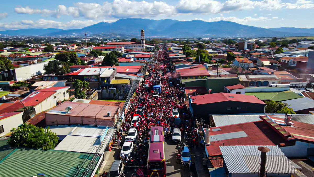 ldacr's tweet image. Caja, nos puede desear solo noches porque buenas son desde que campeonizamos ayer. @CCSSdeCostaRica 🌙🦁🏆