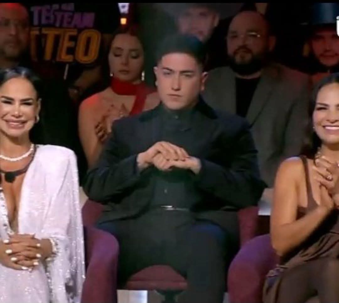 Omahi emperrado porque no se puede rascar el ano.

#LaGranjaVIP