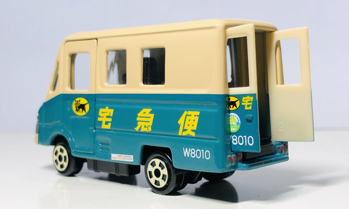 おもちゃ箱でトミカに紛れていたミニカーの代表格ではないでしょうか