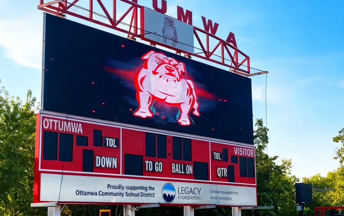 EsdlumenLED's tweet image. We’re excited to power the game-day experience at Schafer Stadium in Ottumwa, IA, with our outdoor LED digital billboard Hercules Series!    
Explore More: esdled.com/hercules-outdo…
#LianTronics #Esdlumen #LEDScreen #OutdoorDisplay #SportsVenue #DigitalSignage