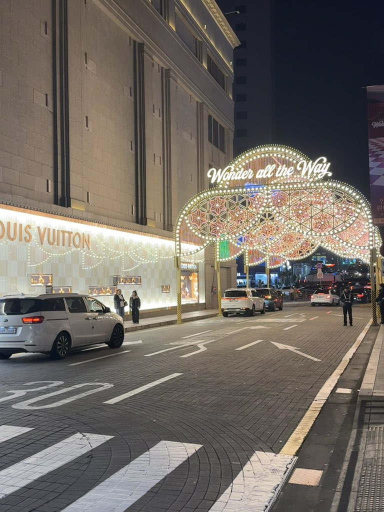 HumbleLoyaltysa's tweet photo. Seoul🇰🇷🎄 https://t.co/0MegXcTZsy