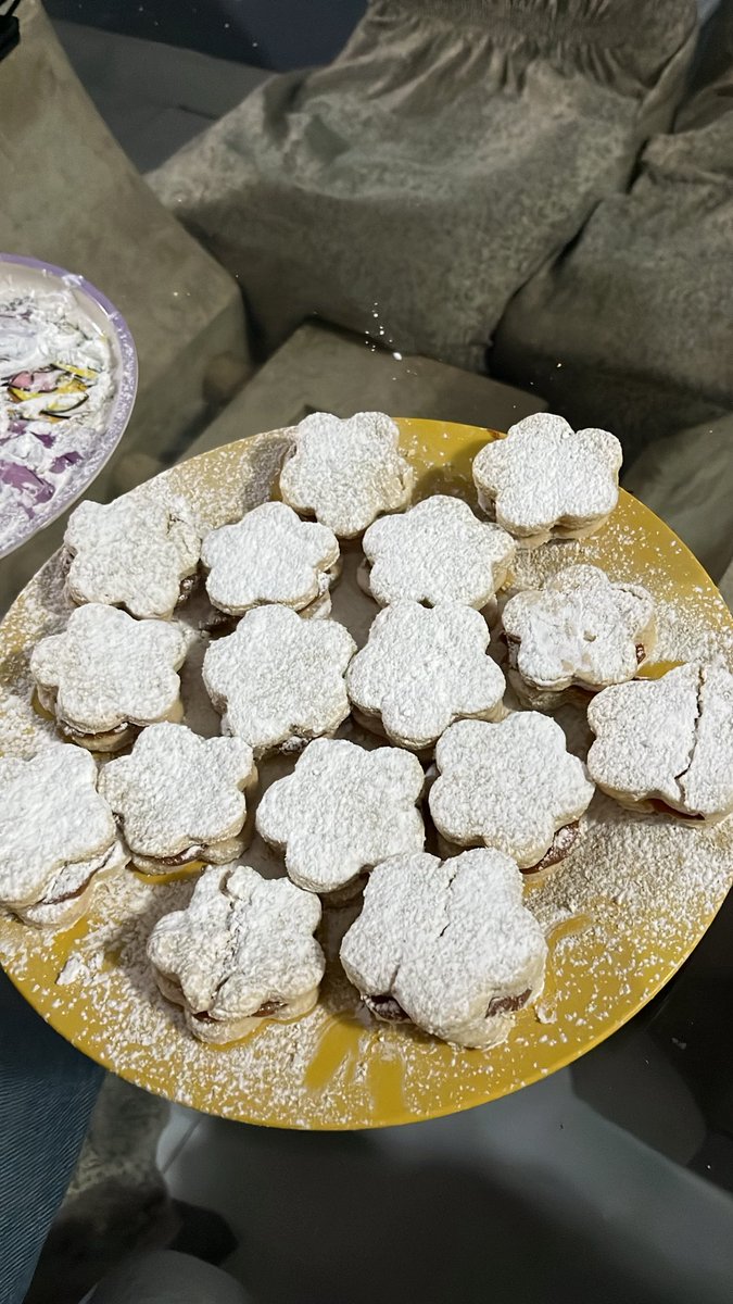 sunlaxis's tweet image. baked goodies with my friend