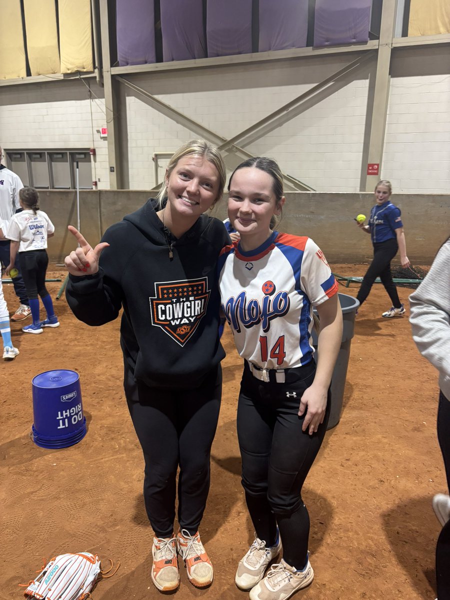 AGanzberger14's tweet photo. What a great weekend at @TnMojoFastpitch Christmas Camp! Thank you to all the coaches for your time and energy. It’s amazing to have such a great supporting cast when chasing your dream. Thank you to 
@CoachStiffler9 
@briellis1 
@_RoseDavis2023 
and coach Whit @DIACatching https://t.co/uCigtyeyf9
