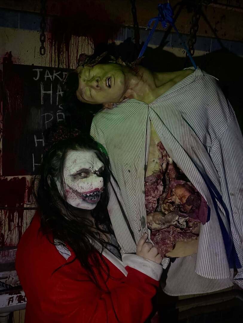 Christmas corruption runs deep in Whoville 🌲🩸🎅🏼

Open December 27th for a final Krampus Rides theme night! 

#spookers #christmas #whoville #haunt #sfx instagr.am/p/DSjRQiCj7dH/