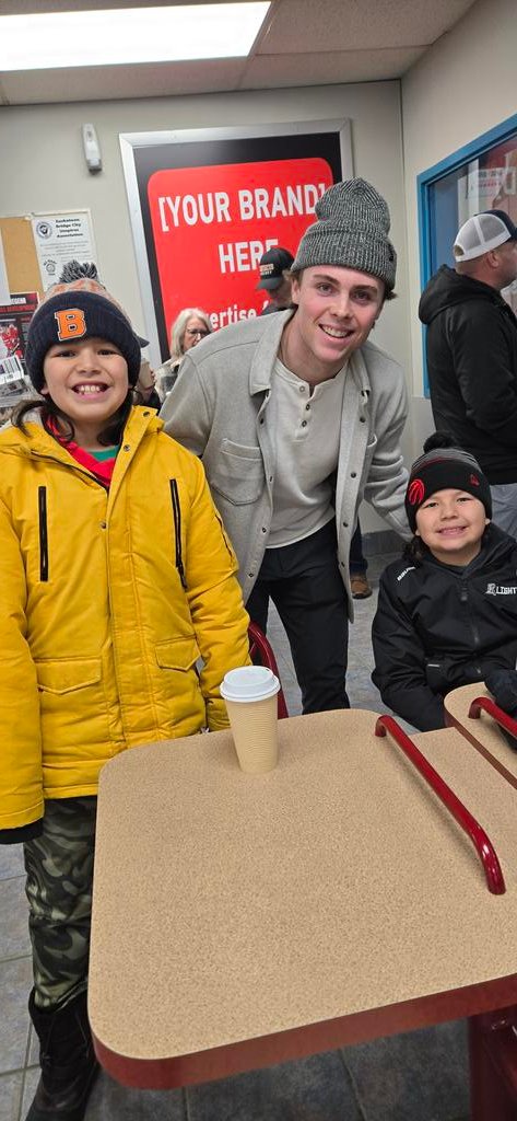Big_G_09's tweet photo. @stoonblazers a big 4-1 win vs rival @saskcontacts @SaskatoonMHA #JimMcIntyreCup ๐ Great atmosphere ๐ Many @NCAAIceHockey @TheWHL @theSJHL other previous alumni in the house ๐ #BashBros ๐ meeting a lot of guys offering encouragement ๐ #HockeyFamily ๐งก #MerryChristmas ๐
https://t.co/jsUep6dKEm