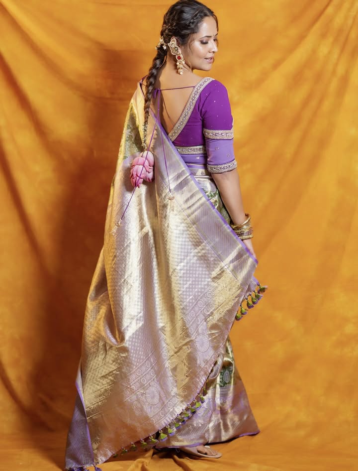 Actress_Club's tweet photo. 🎯 #anasuyaThread
#Actress #anasuya New Look https://t.co/kfBHLEWOnv