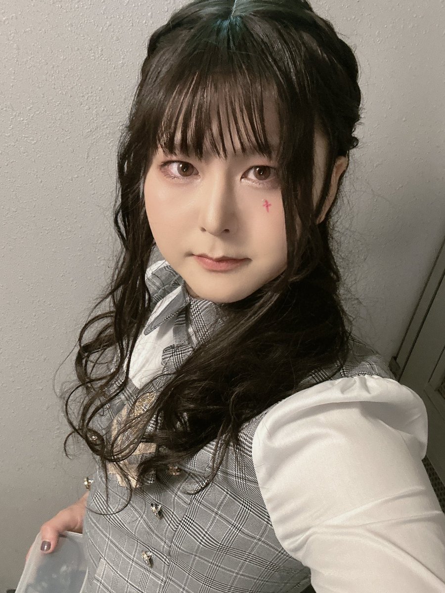 ティンカーベル初野｜TVアニメ『ナス』OPテーマ (@josinohimitsu