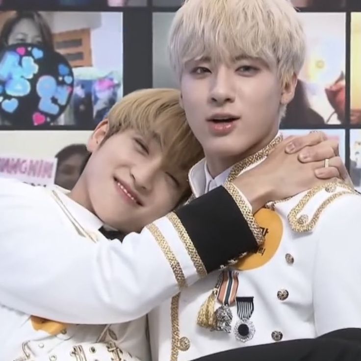 othcerside's tweet image. Happy birthday adek, adakah RPnya yang mau hadiah?