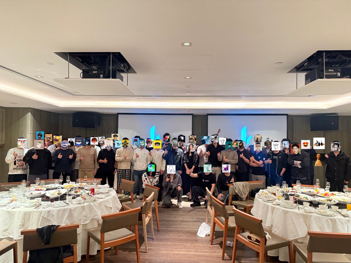 Roger².🕯️ tweet media