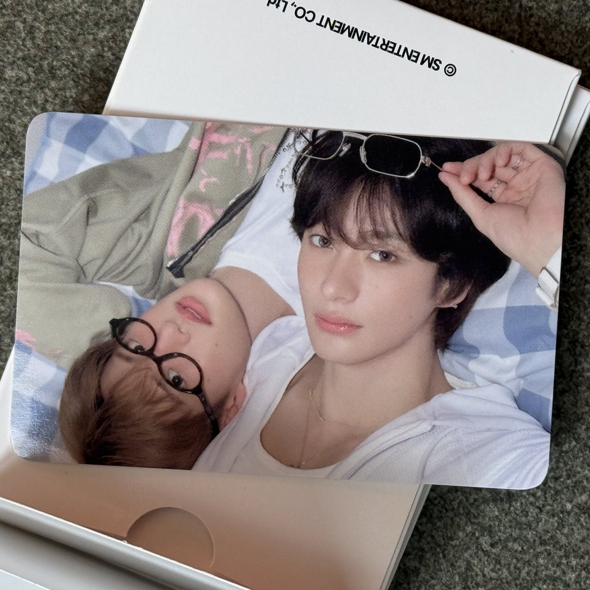 this is THE photocard of all photocards