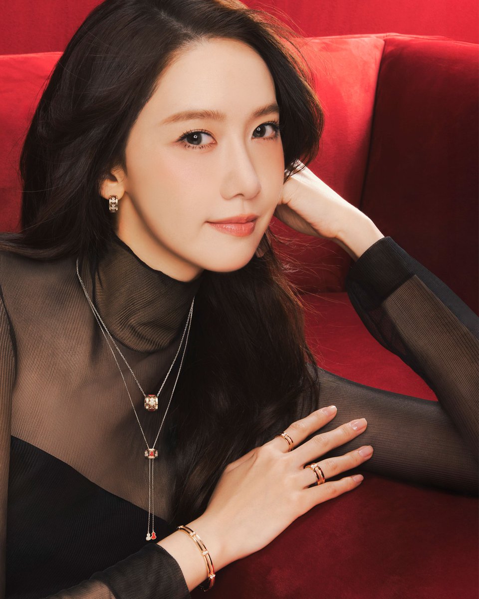 mystarmyangel's tweet photo. 251222 YoonA - Qeelin new promo pics!

Glide into the holidays in effortless style with Global Brand Ambassador Yoona Lim @/yoona__lim in the dazzling Wulu Eternity sliding necklace. The iconic Wulu bead slides seamlessly along a delicate chain.⁣
⁣
https://t.co/wM9NQh9glV

#임윤아 #LimYoonA #윤아 #YoonA
