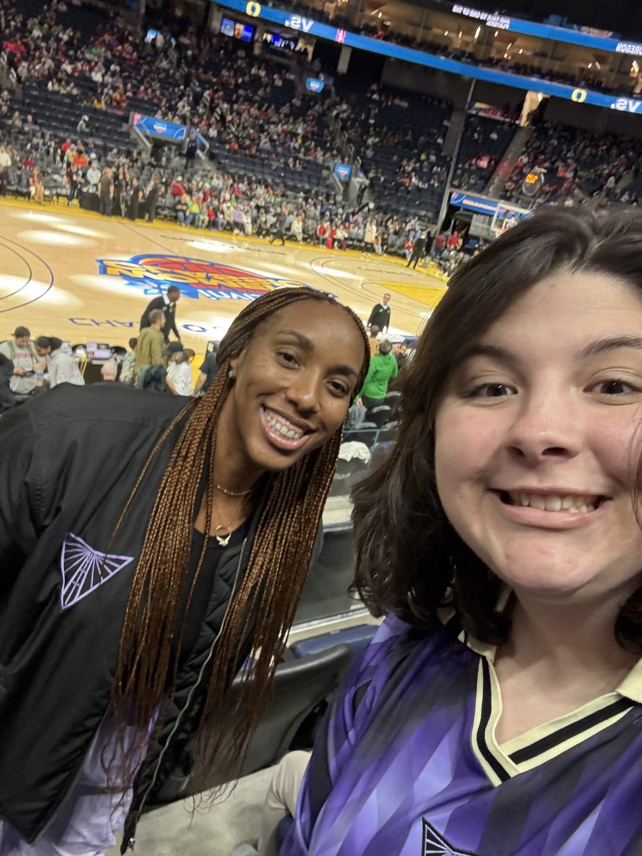 angelina ☺︎ tweet media