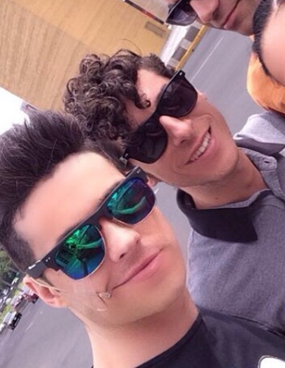 therexiamusic's tweet photo. Con el buen Ele un nuestras epocas de vaselinos. ¡Vamos a hacerlo!!! #teameleazar @EleazarGomez33 @ferzio https://t.co/bm6MJixcKi
