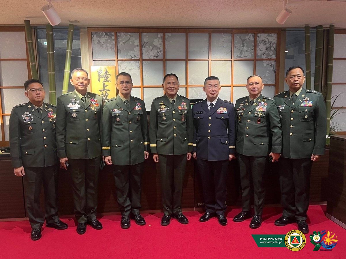 yourphilarmy's tweet photo. Philippine, Japanese Chiefs eye strong partnerships for PA, JGSDF

Read more here: https://t.co/h66yd1EbaX

#MatatagNaSandiganNgBagongPilipinas
#StrongerArmyStrongerCountry
#ServingthePeopleSecuringtheLand https://t.co/2G9MOpPEIP