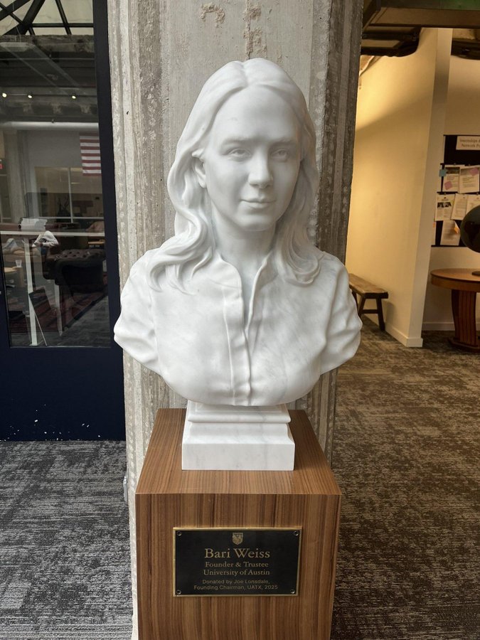 G8vt63YaAAE7RAS?format=jpg&name=900x900