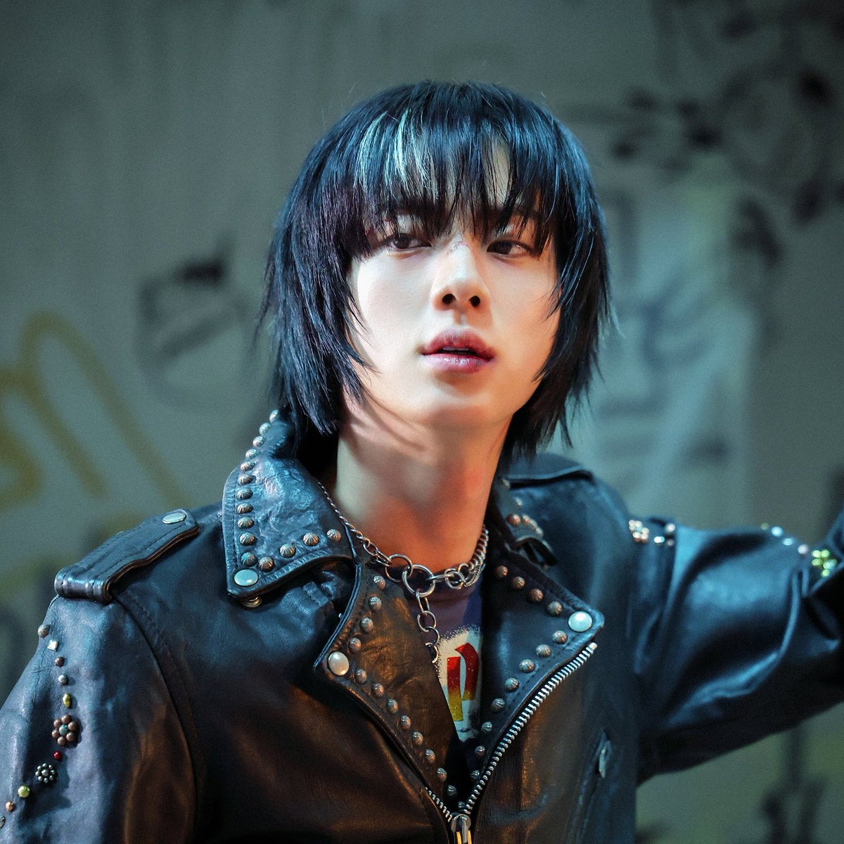 btschartmaster's tweet image. Jin has been nominated for 'Most Popular Artist (Male)' at the 40th Golden Disc Awards.

🗳️ global.prizm.co.kr/story/gda25