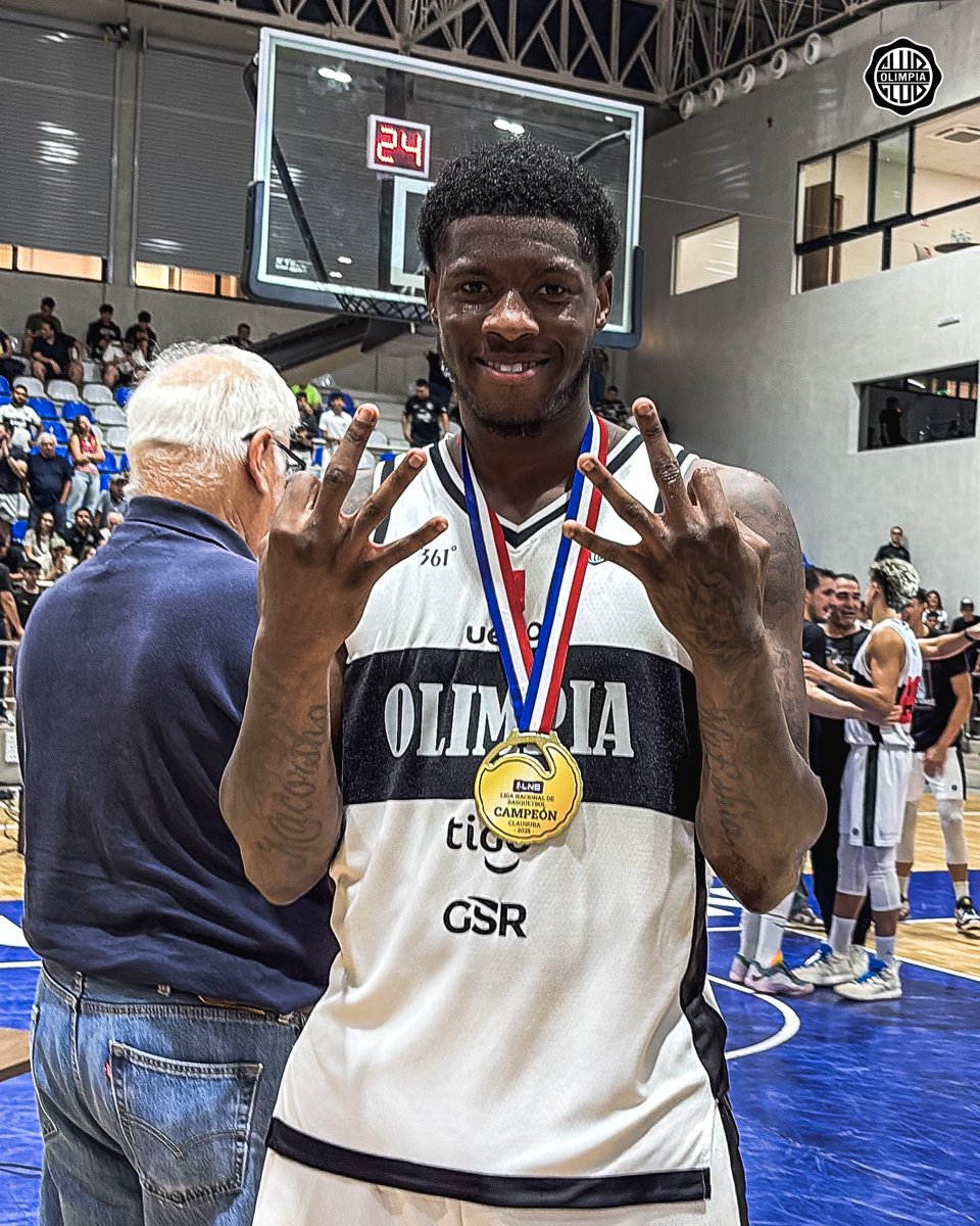 Bang, bang.💥

El término que utilizó todo el año: en cada bandeja, en cada doble, en cada triple. 🏀🔥

We are back-to-back champions. 🏆🏆

🤍🖤🤍