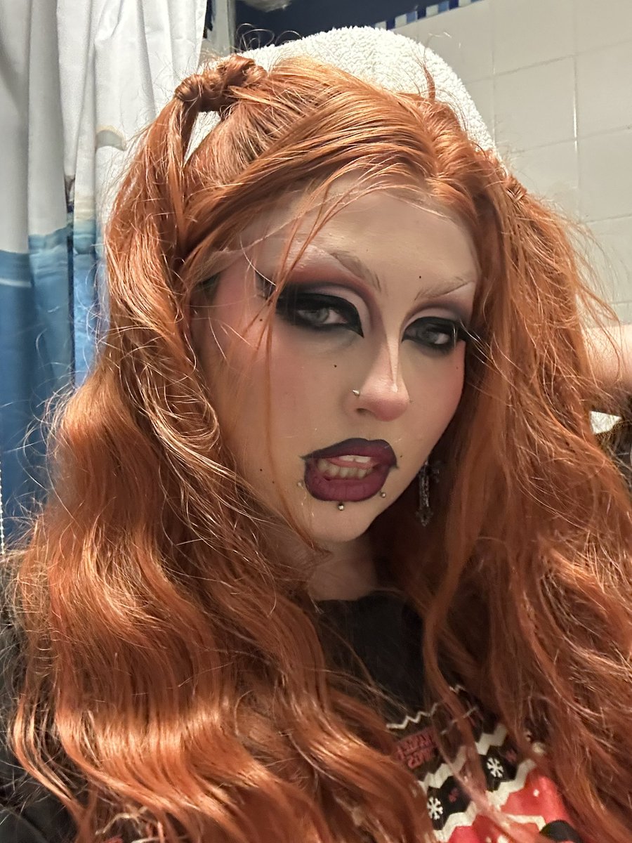 TRASHCHICC's tweet photo. hi divas https://t.co/GNOC31CZoz