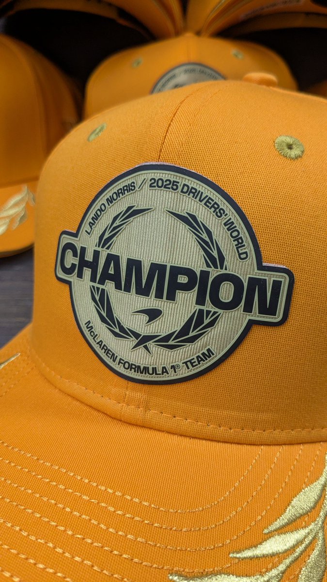 Mclaren Cap ランド・ノリス サイン入り 2025年世界チャンピオン