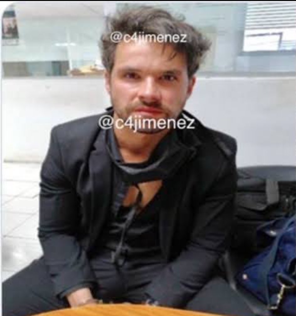 Que podrido está México, imagínate hacer ganador a un wey que estuvo a NADA de matar a su novia a golpes, tanto que hasta le mordió la cara. Y solo pq les dio lastima que 10 personas en un proyecto no soportaran los berrinches de un niño de 40 años y lo excluyeran. 
#LaGranjaVIP