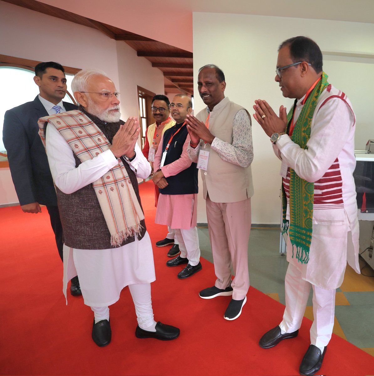 KujurSantiuse's tweet photo. Some unforgettable moments with a global leader…
@narendramodi

@himantabiswa
@DilipSaikia4Bjp
@BJP4India
@BJP4Assam https://t.co/usfvRcIJMg