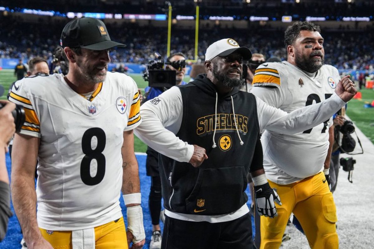 TheStandard412's tweet image. AFC North standings:

Steelers: 9-6
Ravens: 7-8
Bengals: 5-10
Browns: 3-12

Pittsburgh can clinch the division with a win over Cleveland next week (or a Ravens loss to GB).