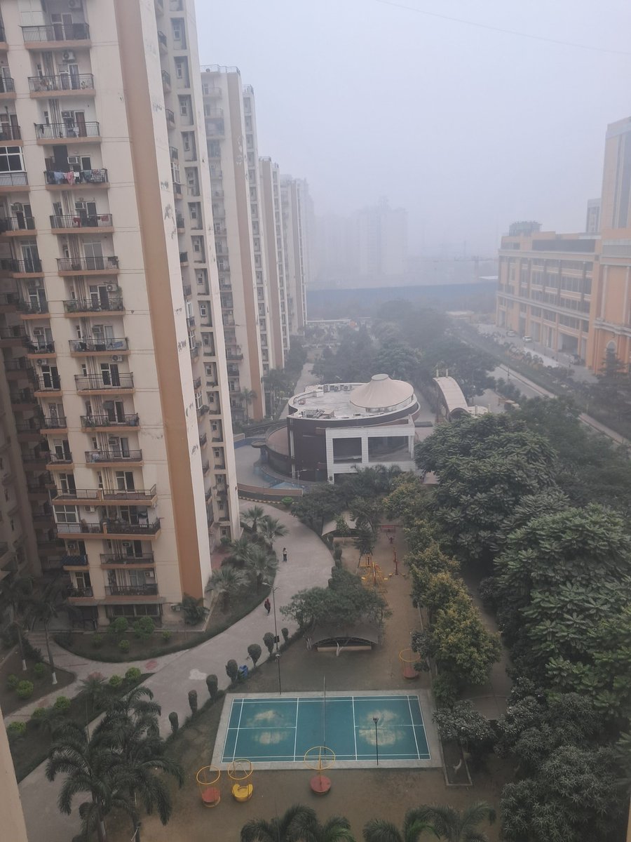 nishantwrites's tweet photo. Sheher - e - pollution 🙃 https://t.co/73Gt79RBQ0