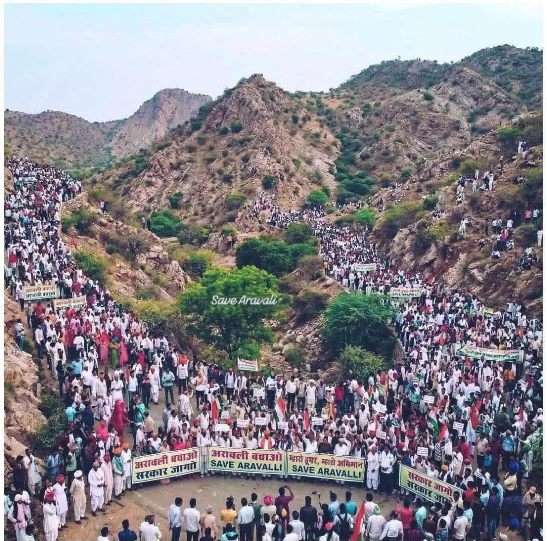 sin5283's tweet photo. चुप रहकर कोई अधिकार नहीं मिलता,

एकजुट होकर हक़ माँगना पड़ता है..!!

इस जीवन रेखा को मिटाने मत दीजिए...??
इस मुहिम का हिस्सा बने...🇮🇳

If you destroy environment
Environment will destroy u
So, SAVE ARAVALI 
#SaveAravaliParwatmala
#SaveAravali https://t.co/1AXf5DcANW