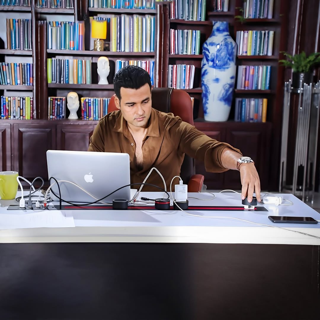 mx_electronics's tweet image. The most conducive settings for nurturing innovation and sparking inspiration are found within flexible and activity-based office

To Know More Visit: rb.gy/hrbze

#InnovativeDesign #SmartWorkspace #ConvenientCharging #EfficientEnergy #ModernOffice #SleekAndFunctional